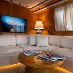 Yacht Dreams Experience Botel