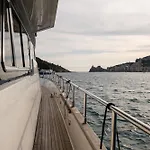 보트호텔 Yacht Dreams Experience 라스페치아