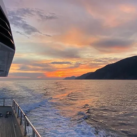 Úszó hotel Yacht San Lorenzo 22 *