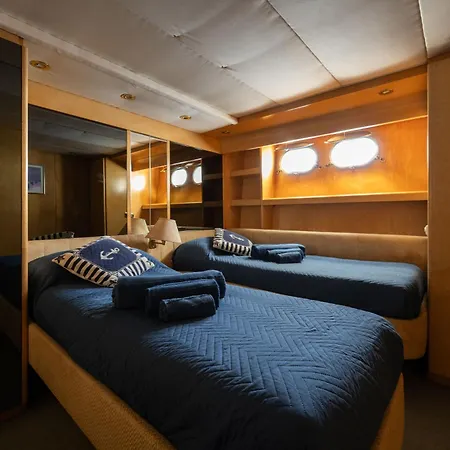 보트호텔 Yacht Dreams Experience 라스페치아