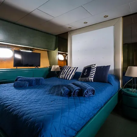 Yacht Dreams Experience 보트호텔 *