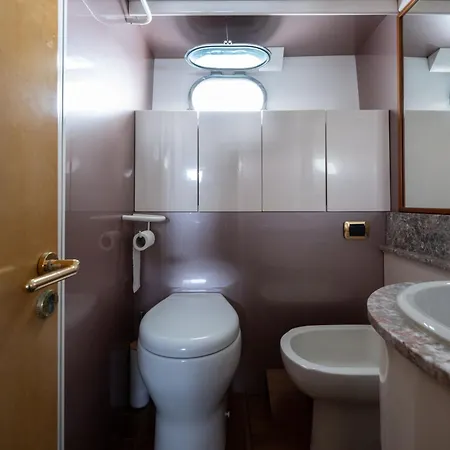 Yacht Dreams Experience Úszó hotel La Spezia