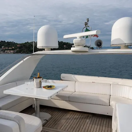 Yacht San Lorenzo 22 Botel