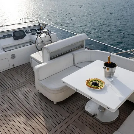 Úszó hotel Yacht Dreams Experience