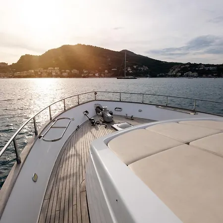 Yacht San Lorenzo 22