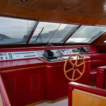 Yacht San Lorenzo 22 *