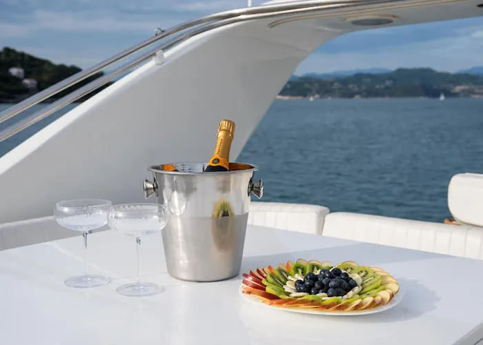 Botel Yacht San Lorenzo 22