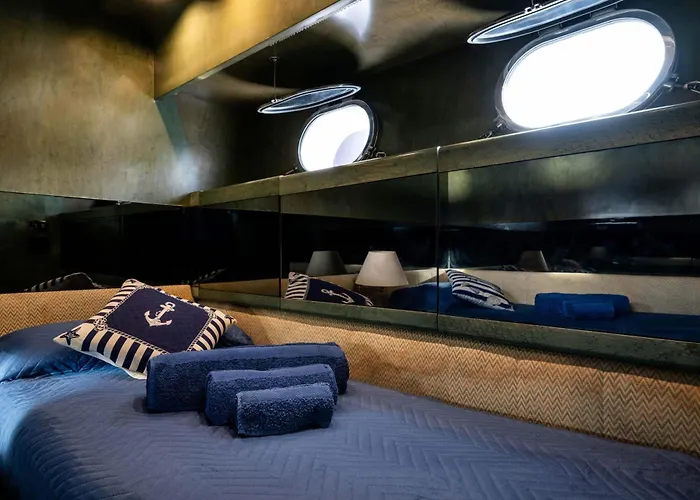 Yacht San Lorenzo 22 *