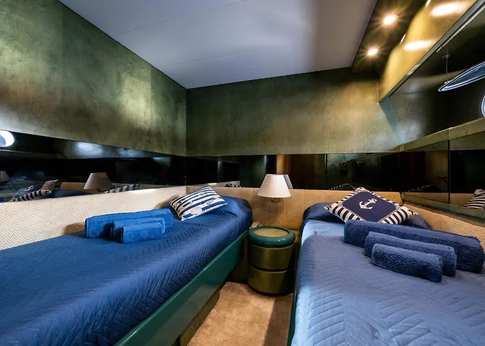 Botel Yacht San Lorenzo 22 *