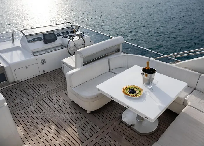 Botel Yacht San Lorenzo 22