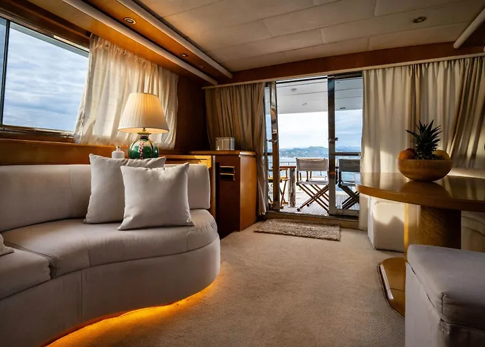 Botel Yacht San Lorenzo 22